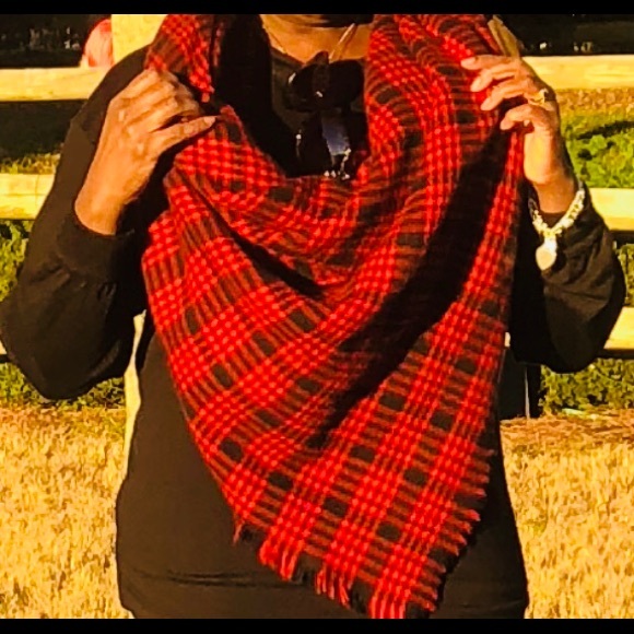 Red and Black Blanket Scarf - Picture 1 of 2
